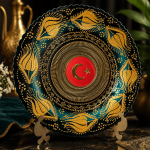 Ottique El İşçiliği Altın Yaldızlı Çini Tabak – Türk Bayrağı Motifli Dekoratif Tabak